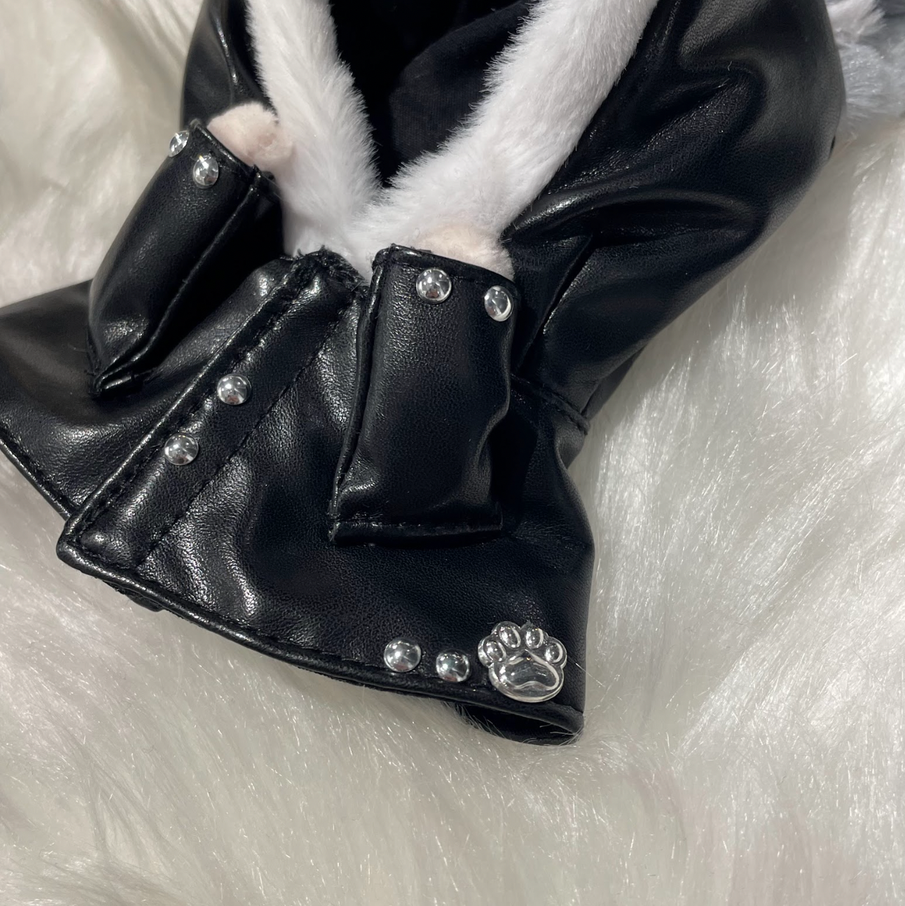 【momoru ✖︎ OshiVerseコラボぬい服🐺🧸】