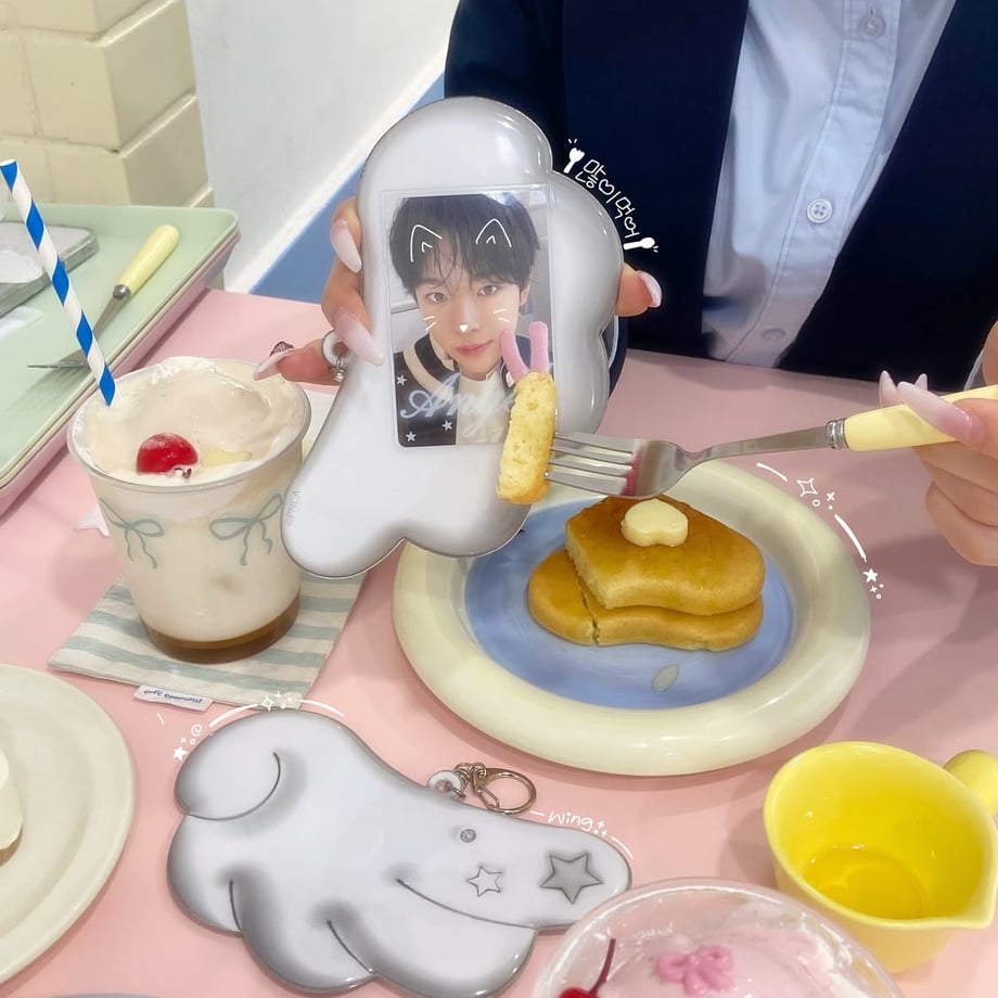 羽トレカホルダー🪽🤍